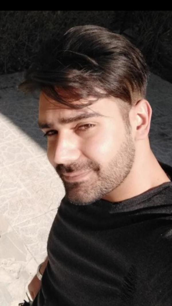 تصویر پروفایل میلاد