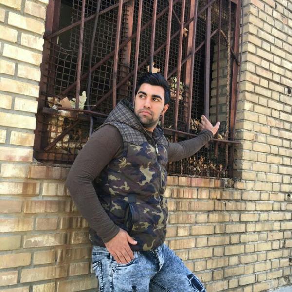 تصویر پروفایل علی