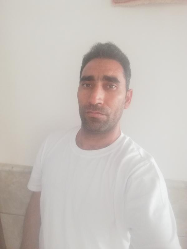 تصویر پروفایل علی