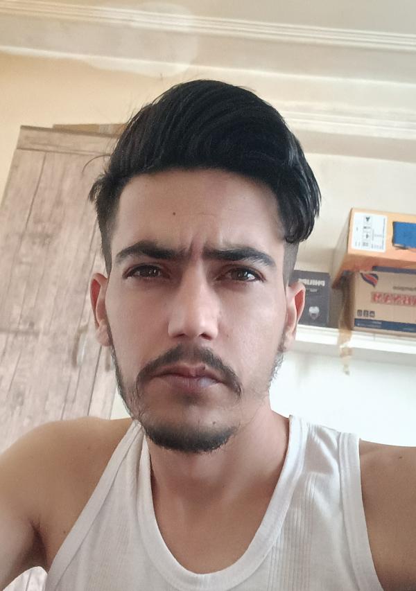 تصویر پروفایل رضا شاملو