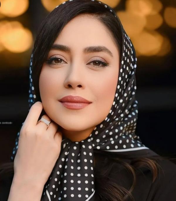 تصویر پروفایل رها