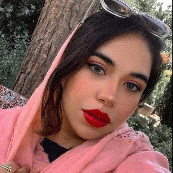 تصویر پروفایل یکتا