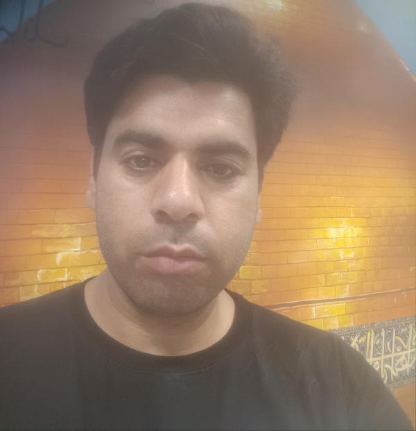 تصویر پروفایل علی
