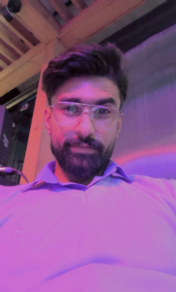 تصویر پروفایل امیر