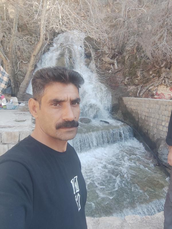 تصویر پروفایل یزدان