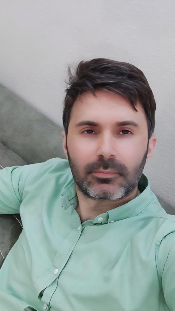 تصویر پروفایل آرش