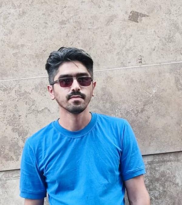 تصویر پروفایل علی