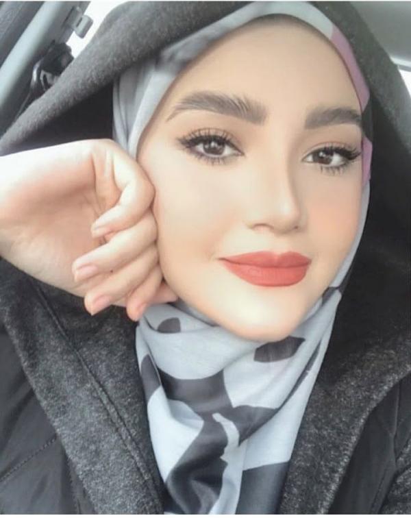 تصویر پروفایل زینب