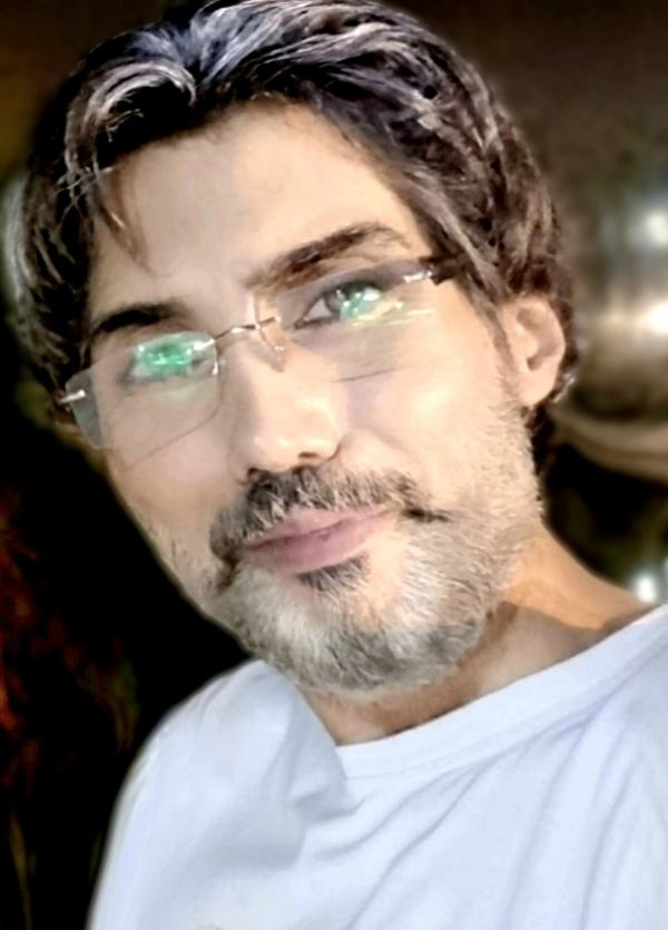 تصویر پروفایل علی