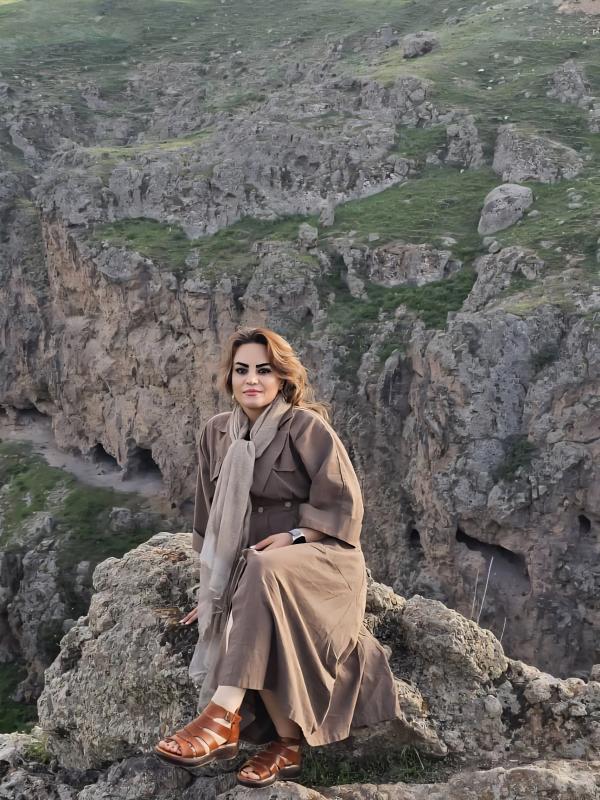تصویر پروفایل فرناز