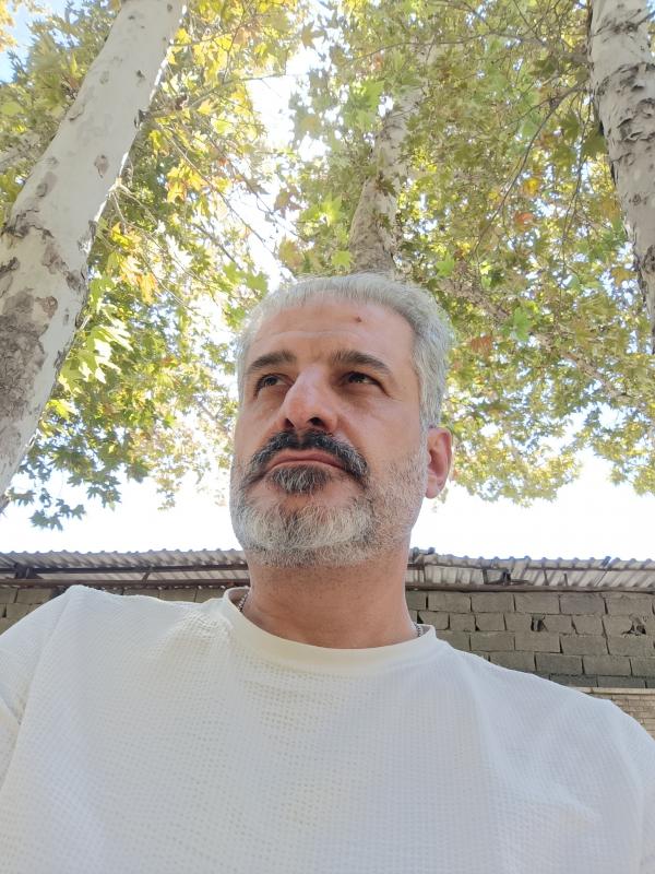 تصویر پروفایل علی