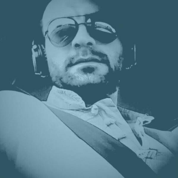 تصویر پروفایل علی