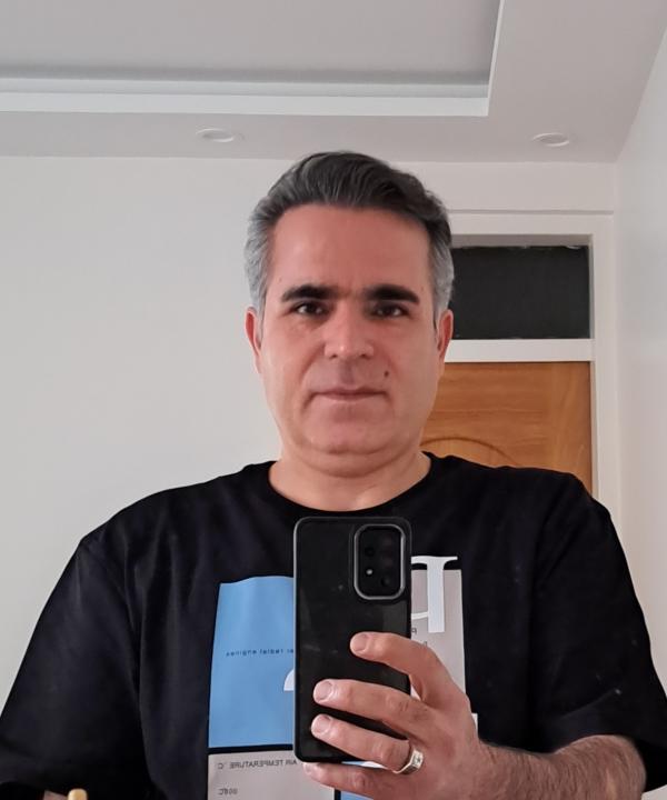 تصویر پروفایل علی