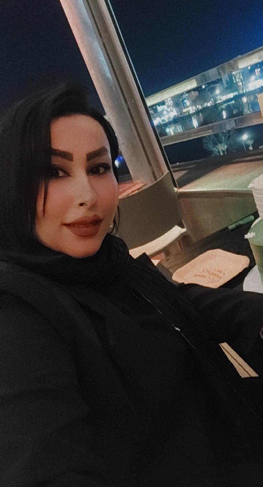 تصویر پروفایل شقایق