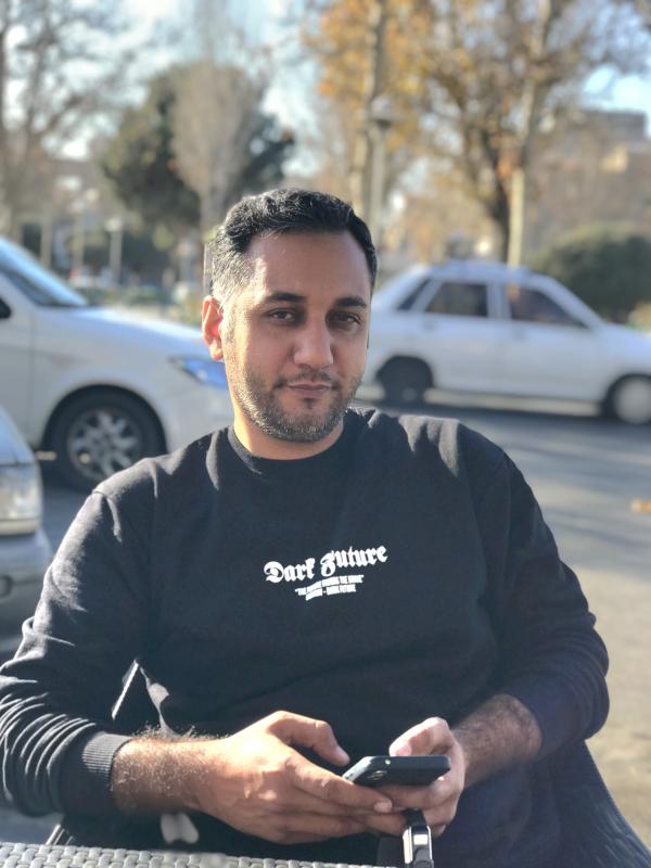 تصویر پروفایل صادق