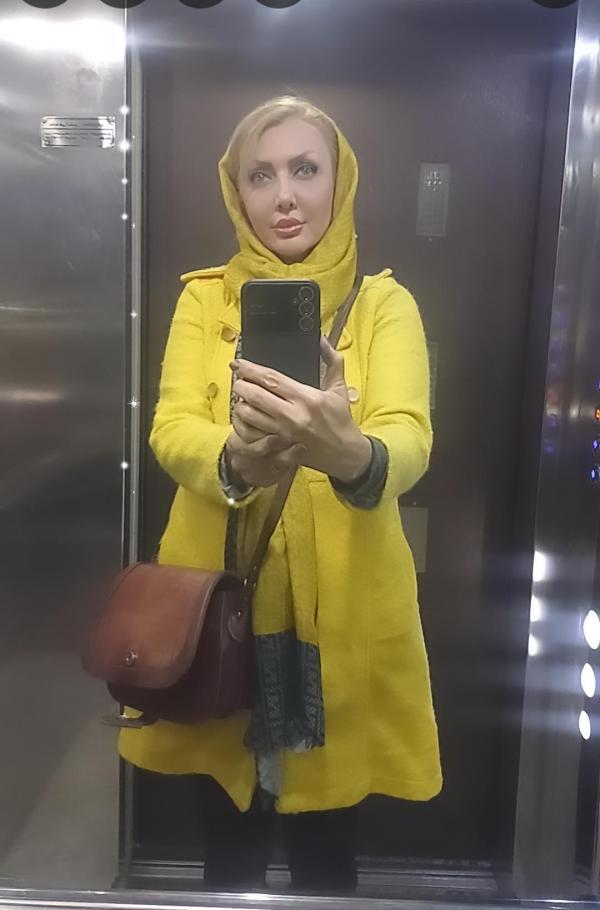 تصویر پروفایل آزاده