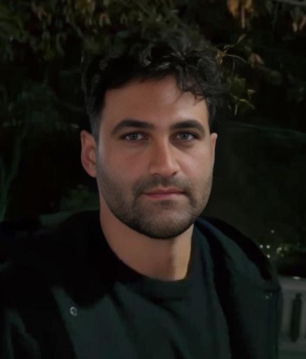 تصویر پروفایل پیروز