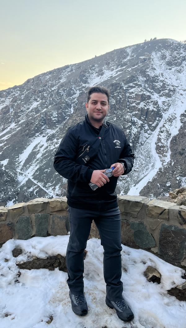 تصویر پروفایل علی اصغر