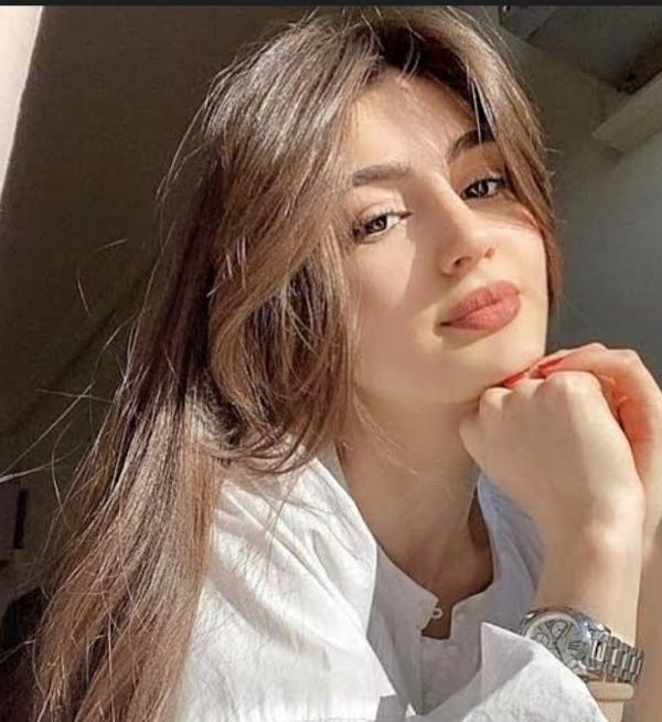 تصویر پروفایل محنا