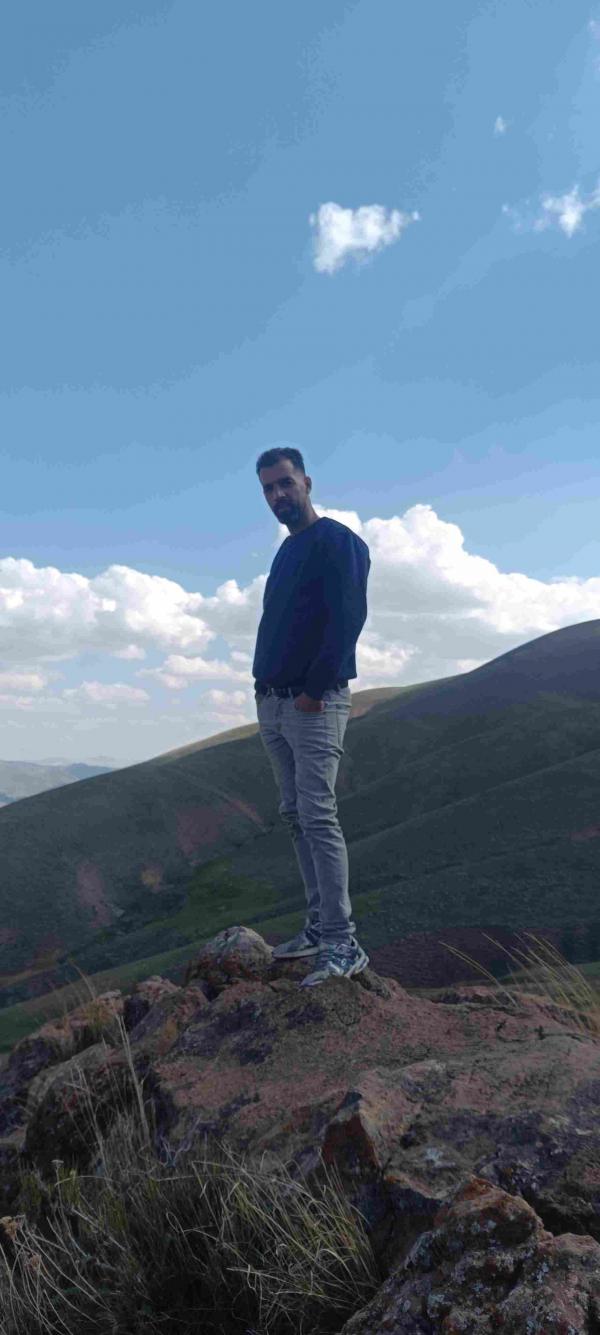 تصویر پروفایل علی