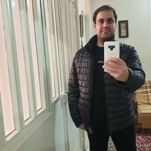 تصویر پروفایل علی