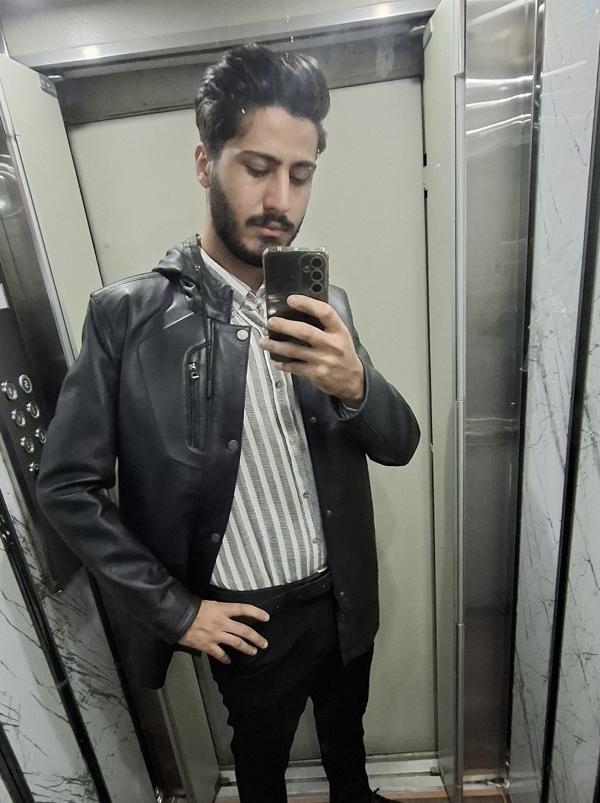 تصویر پروفایل علی