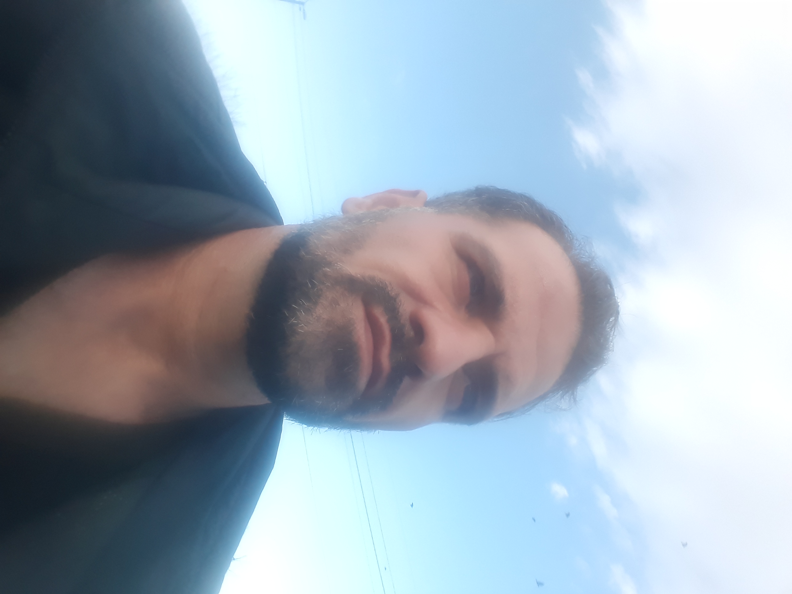 تصویر پروفایل علی