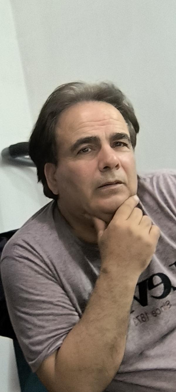 تصویر پروفایل علی
