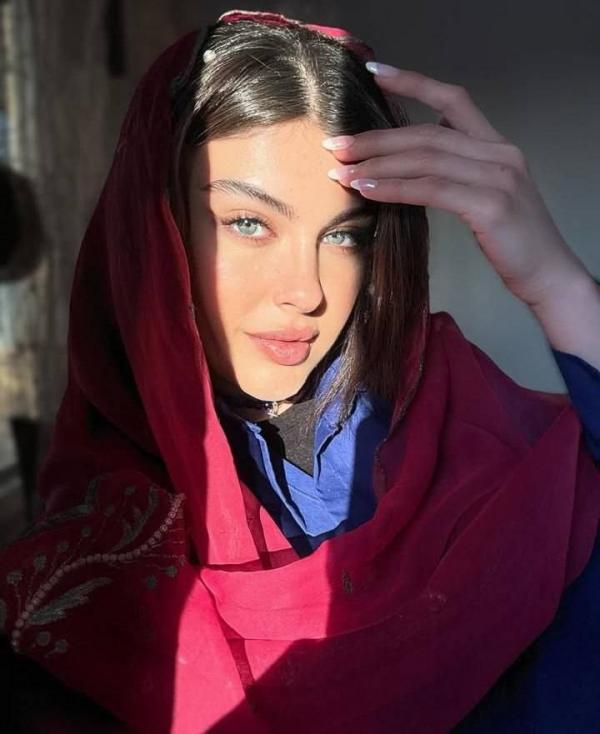 تصویر پروفایل مهناز