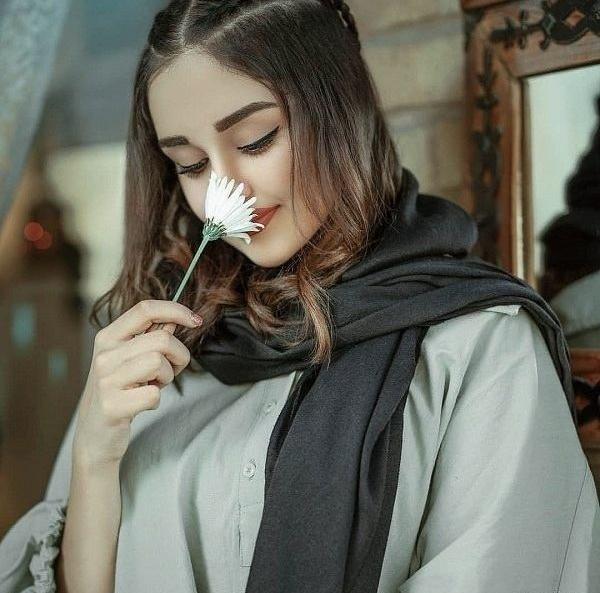 تصویر پروفایل مینا