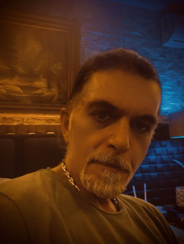 تصویر پروفایل علی