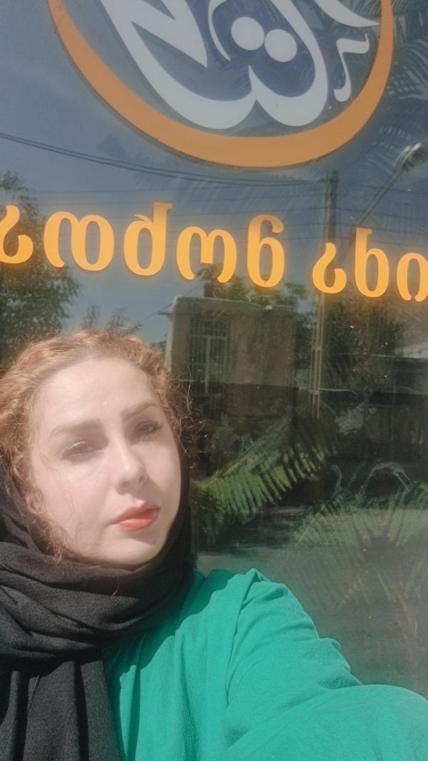 تصویر پروفایل پروانه