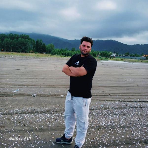 تصویر پروفایل علی