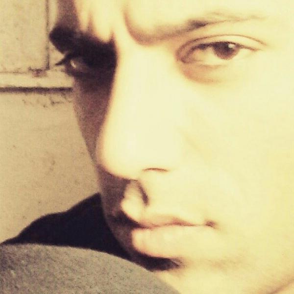 تصویر پروفایل علی