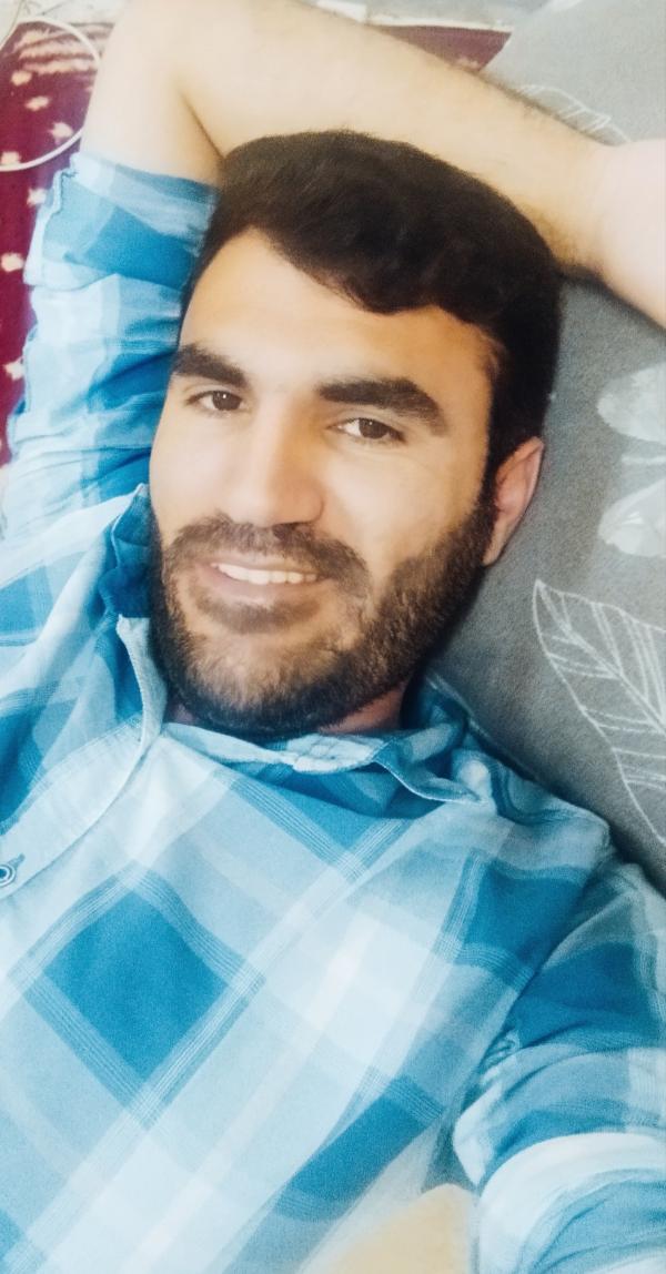 تصویر پروفایل علی