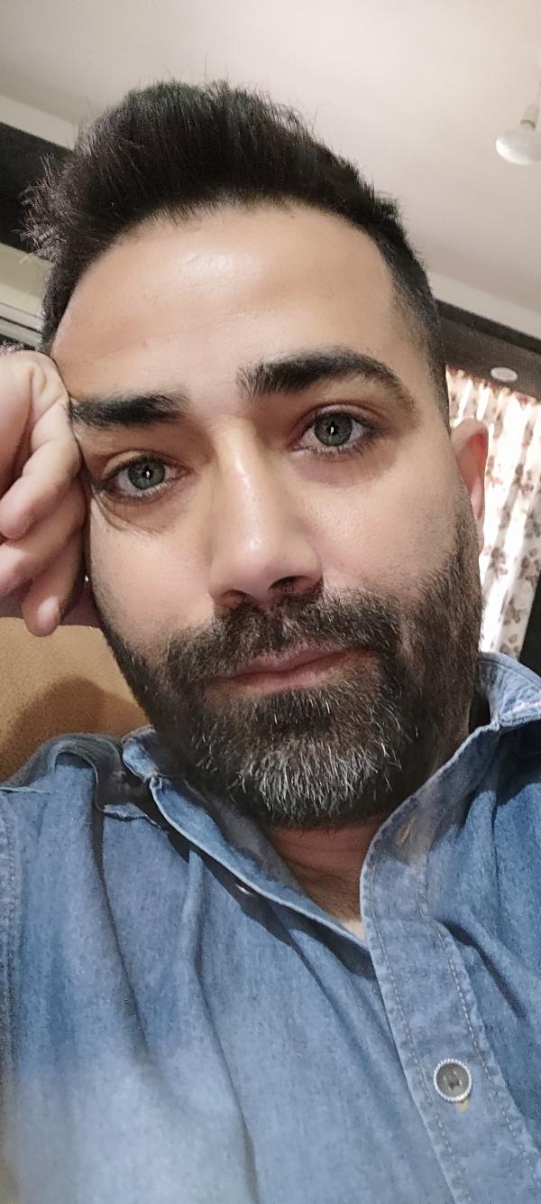 تصویر پروفایل احمد
